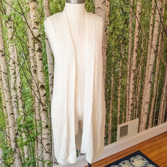 GAP Open Knit Long Sweater Vest in White, Like New - Picture 3 of 9